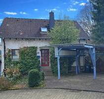 EINFAMILIENHAUS MIT EINLIEGERWOHNUNG IN RUHIGER UND BELIEBTER SACKGASSENLAGE VON HÜCKESWAGEN