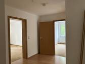 Flur - Etagenwohnung mit 65,50 m&sup2; in Zwickau zur Miete