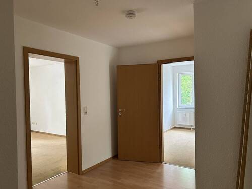 Flur - Etagenwohnung mit 65,50 m&sup2; in Zwickau zur Miete