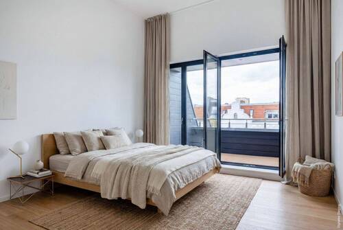 Zimmer mit Zugang zur Loggia - Etagenwohnung mit 128,00 m&sup2; in Berlin zum Kaufen