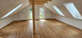 Essen/Wohnbereich - Neu renovierte attraktive 2 Zimmer Dachgeschosswohnung mit Gartenanteil in guter und ruhiger Wohnlage von Amberg
