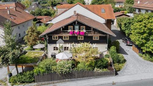 Außenansicht Drohne 1 - Denkmalgeschütztes Bauernhaus mit Geschichte und Stil