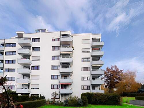 Außenansicht - Helle 3 Zimmer-Wohnung mit Balkon, Aufzug und Stellplatz in Neckarrems