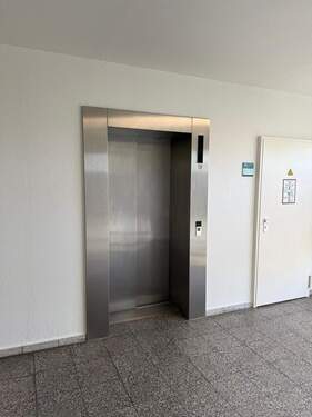 Aufzug3.jpg - Büro mit 13,00 m&sup2; in Berlin zur Miete