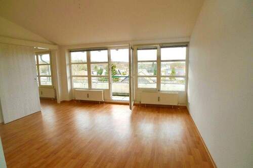 Wohnzimmer 2 - 1 Zimmer Etagenwohnung zum Kaufen in Berlin