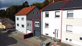 Gebäudefront - Saniertes Reihenmittelhaus in ruhiger Lage von SB-Altenkessel