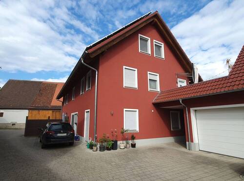 Außenansicht - Mehrfamilienwohnhaus mit Nebengebäuden in Hohlach zu verkaufen!