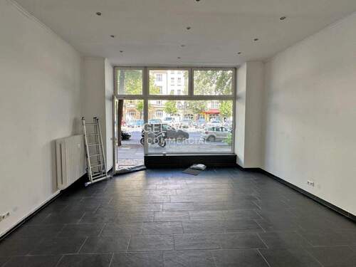 Fläche im EG (links) - Büro in Berlin