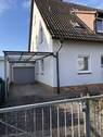Einfahrt, Garage & Carport - 8 Zimmer Mehrfamilienhaus, Wohnhaus zum Kaufen in Frankfurt