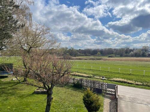 Ausblick vom Balkon - Einmaliger Blick auf die Pferderennbahn - Grosse möblierte 2 Zimmer-Wohnung