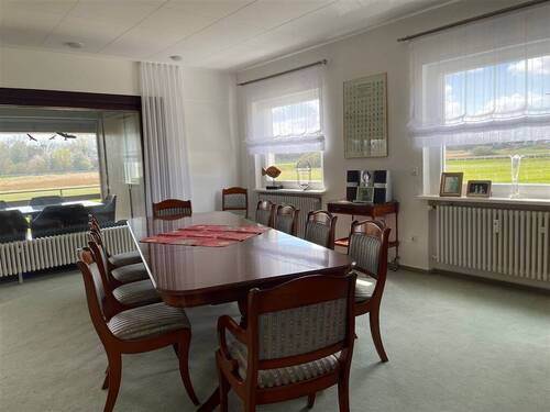 großer Essbereich - Etagenwohnung mit 131,00 m&sup2; in Iffezheim zur Miete