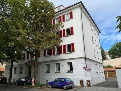 Außenansicht - BA - Haingebiet: 3-Zimmer-Dachgeschosswohnung mit Balkon