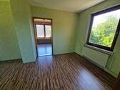 OG Esszimmer und Küche mit Zugang zum Wohnzimmer - 