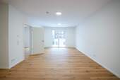 Wohnzimmer - 2 Zimmer Etagenwohnung zum Kaufen in Berlin