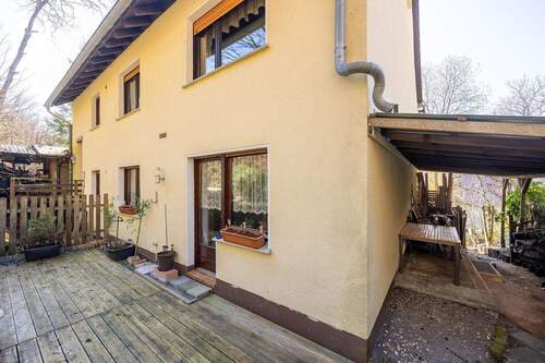 Terrasse hinter dem Haus - 8 Zimmer Mehrfamilienhaus, Wohnhaus in Lüdenscheid