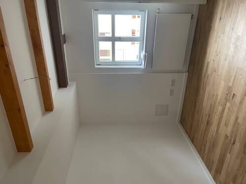 Arbeite-/ Kinderzimmer - 