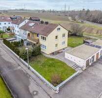 Attraktives Zweifamilienhaus mit ausgebautem DG, großem Grundstück und Entwicklungspotenzial - Sindelfingen / Maichingen