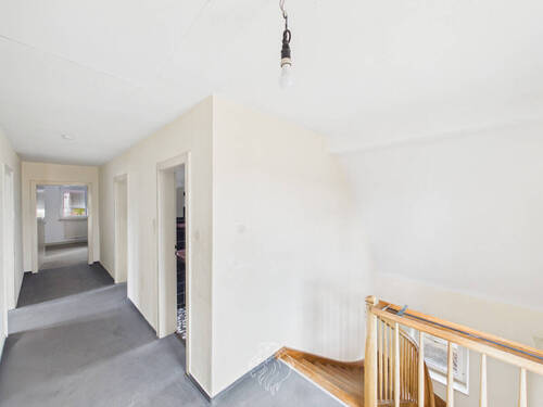 Flur OG - Mehrfamilienhaus, Wohnhaus mit 194,00 m&sup2; in Helmstadt zum Kaufen