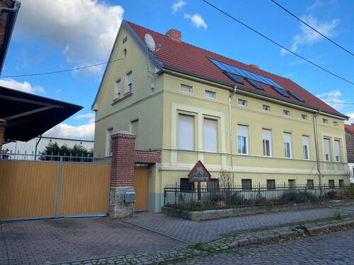 Bild 1 - Herrschaftliches Wohnhaus mit landwirtschaftlichen Gebäuden