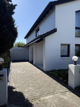 Atelierhaus Zufahrt - Garage - 3 Zimmer Einfamilienhaus zum Kaufen in Stuhr - Moordeich