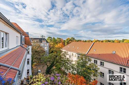 Sonniger Balkon mit Weitblick - 5 Zimmer Etagenwohnung in Berlin