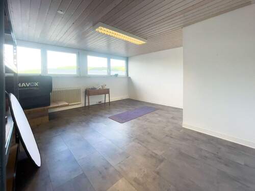 1.jpg - Helle Büroeinheit - 250,00&nbsp;EUR Kaltmiete, ca.&nbsp; 24,00&nbsp;m&sup2;&nbsp;Wohnfl&auml;che