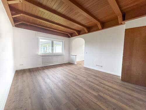 Wohnzimmer - 5 Zimmer Einfamilienhaus zur Miete in Asbach