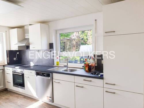 Moderne Einbauküche in der Einliegerwohnung - 