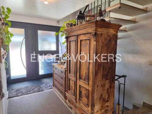 Eingangsbereich - 8 Zimmer Einfamilienhaus zum Kaufen in Ofterdingen