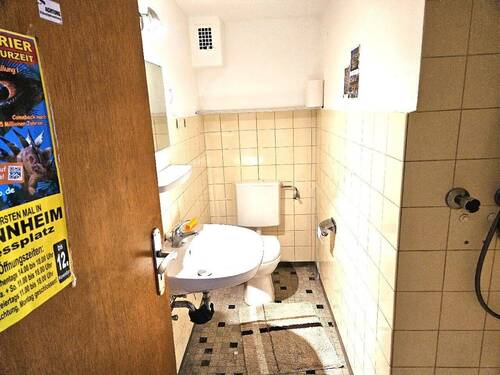 Badezimmer - Etagenwohnung mit 24,00 m² in Mannheim zur Miete