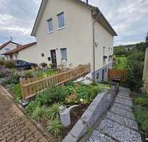 Modernes Einfamilienhaus mit Einliegerwohnung, großem Garten - ruhige Lage in Reisbach (Saarwellingen)