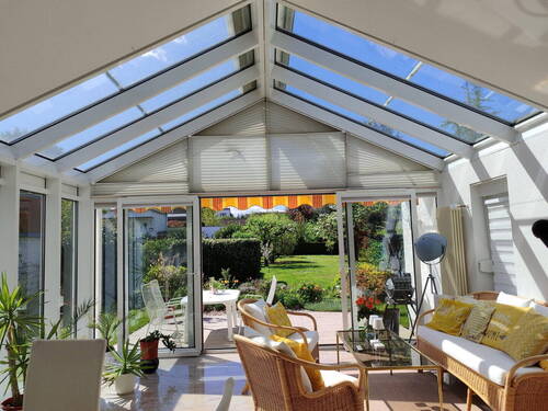 Blick in den Garten - Haus für Familien und Gartenfreunde