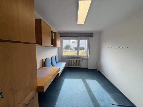 Zimmer 2 - 