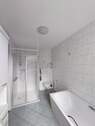 Bad im EG, 2. Ansicht mit Dusche - 