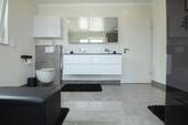 Badezimmer 1. OG - 