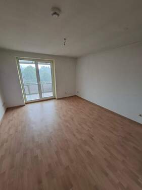 20250916_171359.jpg - Etagenwohnung mit 61,50 m&sup2; in Eisenach zur Miete