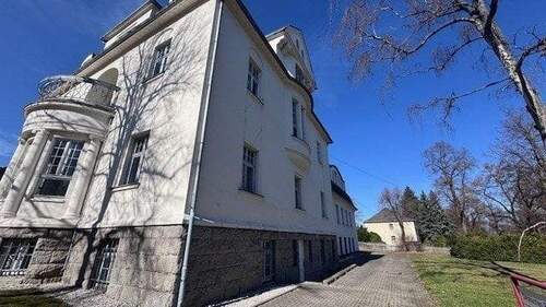 seitliche Ansicht Zufahrt - 