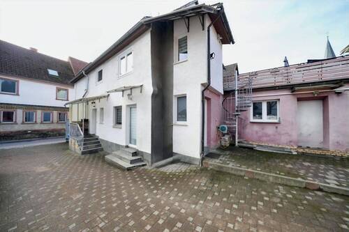 Innenhof (Ansicht 2) - 6 Zimmer Einfamilienhaus zum Kaufen in Schaafheim