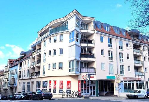 Objektansicht - Schöne Drei-Zimmer-Wohnung mit Balkon in ruhiger Lage am F.C. Weiskopfplatz 9