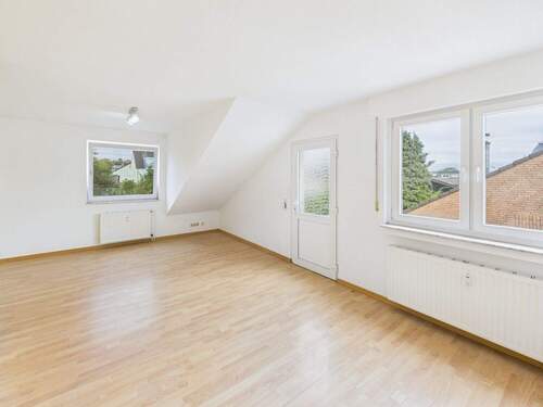 Wohnzimmer - 2 Zimmer Etagenwohnung zum Kaufen in Bergheim / Glessen