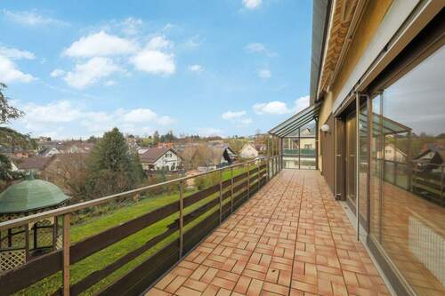 Balkon EG - 9 Zimmer Mehrfamilienhaus, Wohnhaus in Baden-Baden / Steinbach