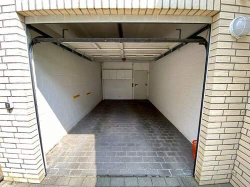 Blick in die Garage - 