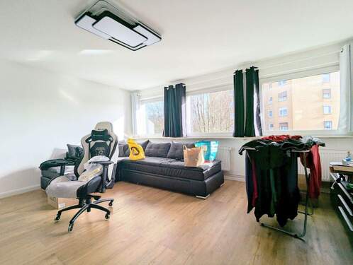 Großes Wohnzimmer - Etagenwohnung mit 59,30 m&sup2; in Quickborn zur Miete