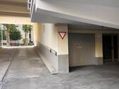 Einfahrt - Garage, Stellplatz in München