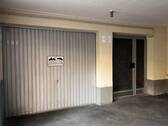 Zugang Sammelgarage - Garage, Stellplatz in München zum Kaufen