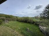 Aussicht vom Balkon in den Garten - 