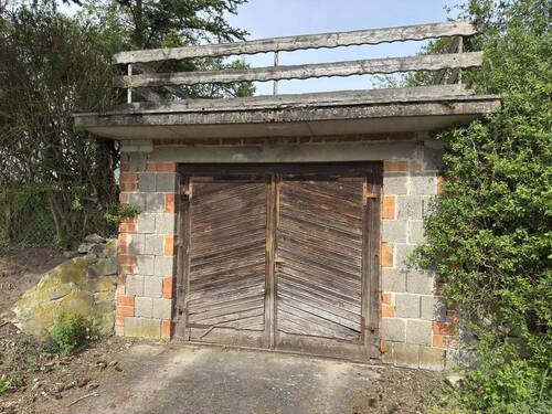 seperate Garage - 