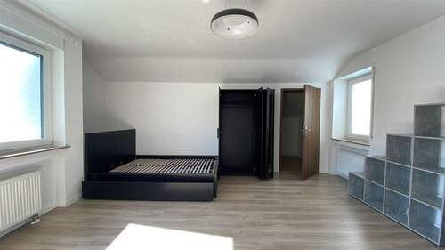 Wohn- und Schlafzimmer - 1 Zimmer Etagenwohnung zur Miete in Neu-Ulm