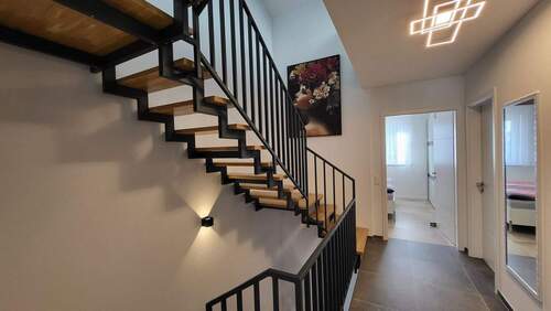 Treppenhaus - KfW-55 Standard - Neuwertiges und energieeffizientes Einfamilienhaus