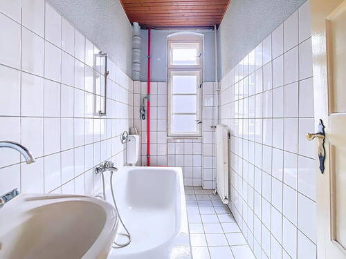 Derzeitiges Badezimmer - 